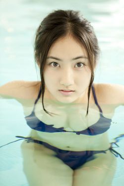 女角色翻白眼流口水流眼泪软件